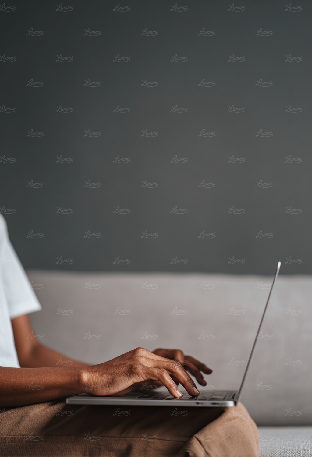 Working remotely can lead to isolation; finding communities and mentors helps overcome this challenge.